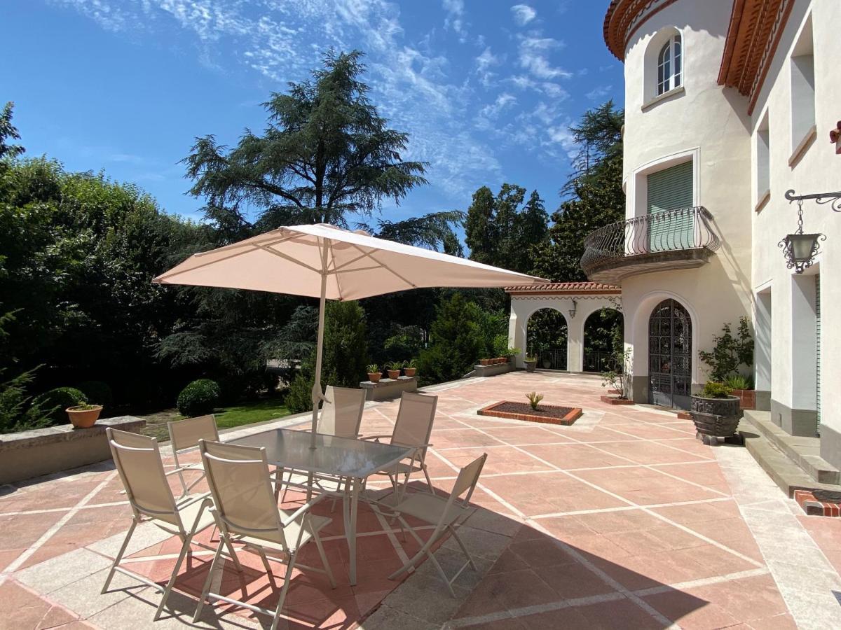 Espectacular Casa Chateau En El Centro De Olot Extérieur photo