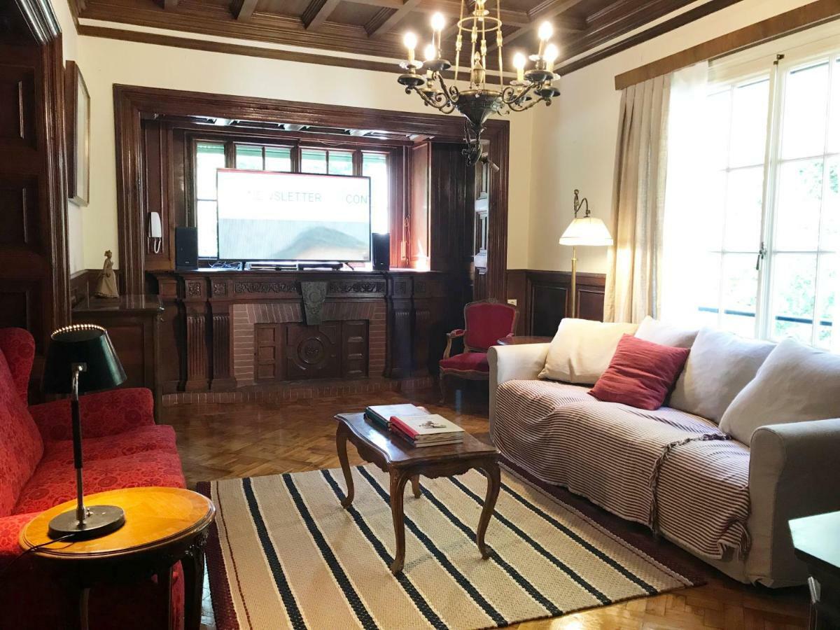 Espectacular Casa Chateau En El Centro De Olot Extérieur photo